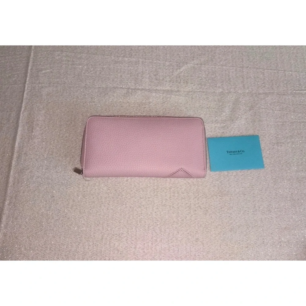 Tiffany & Co Return to Tiffany Wallet OS Pink New Pebbled Leather Zip Around